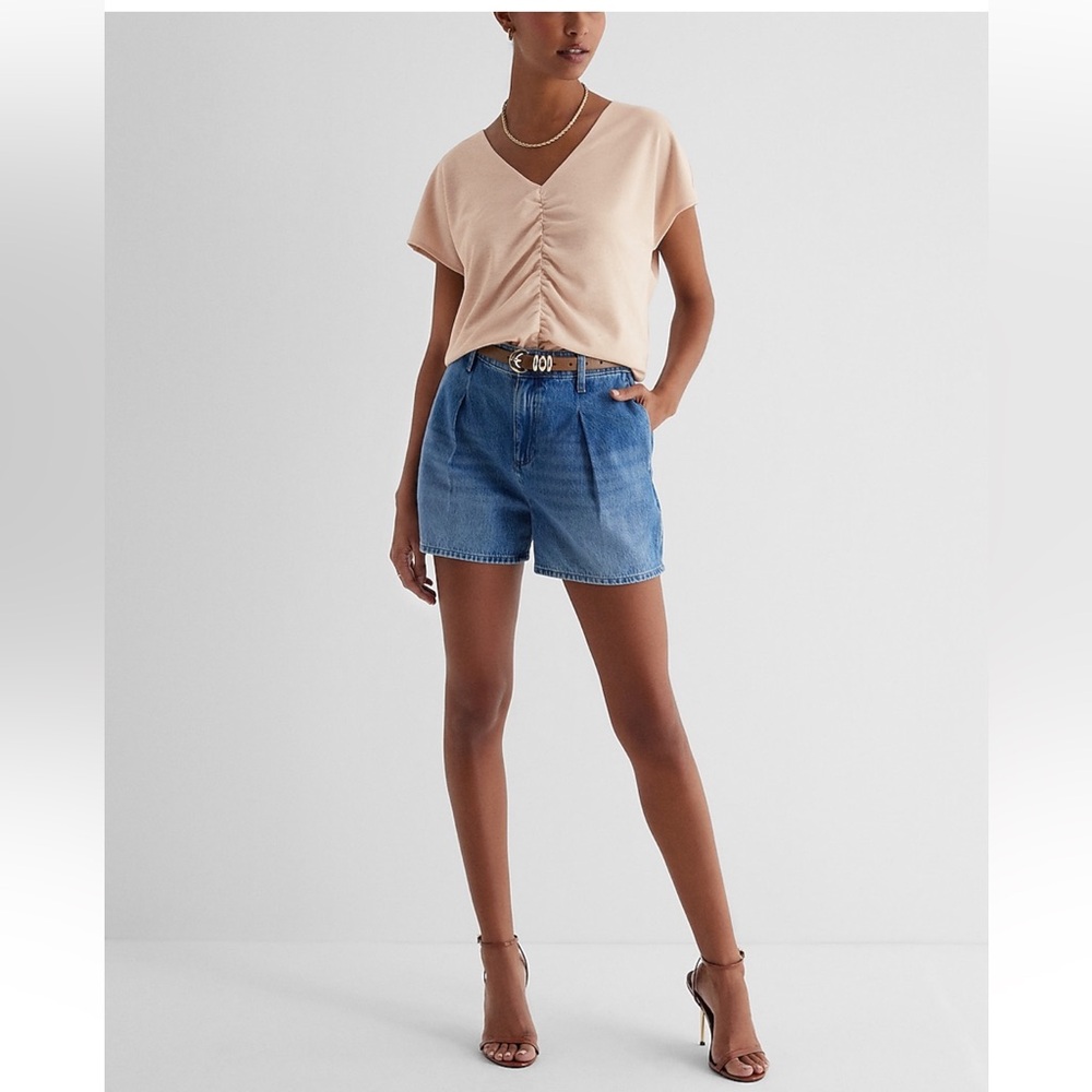 NWT Express Relaxed V-Neck Ruched Tee Size Small - Picture 3 of 11